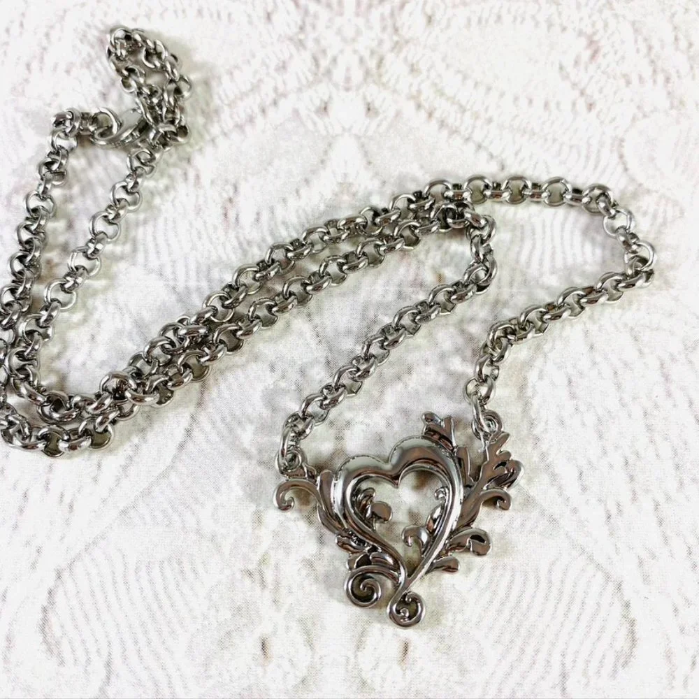 Pretty Flourished Heart Silver-tone Necklace